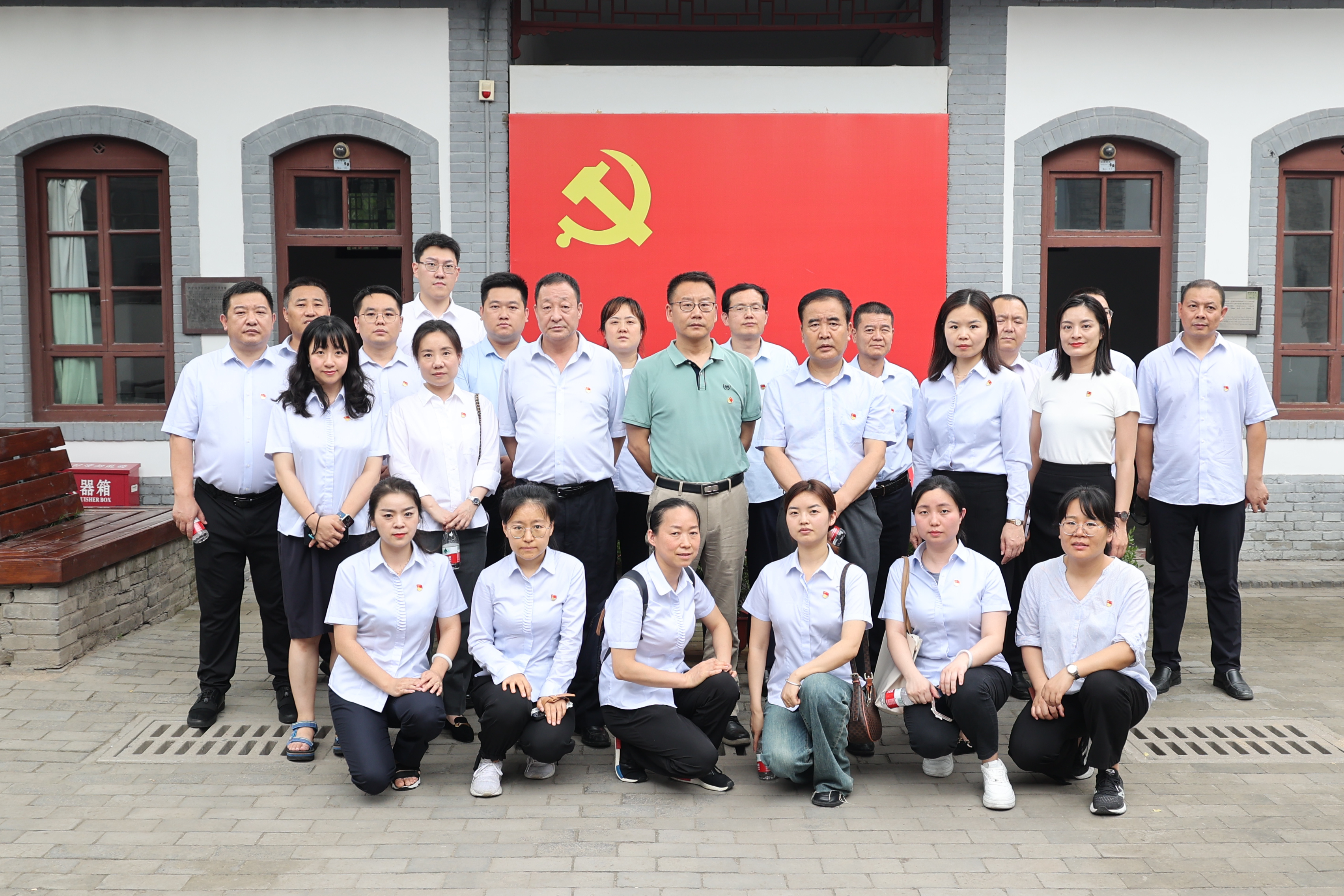 公司黨委組織開(kāi)展“學(xué)黨章、悟思想、強(qiáng)黨性、  善作為”主題黨日活動(dòng)